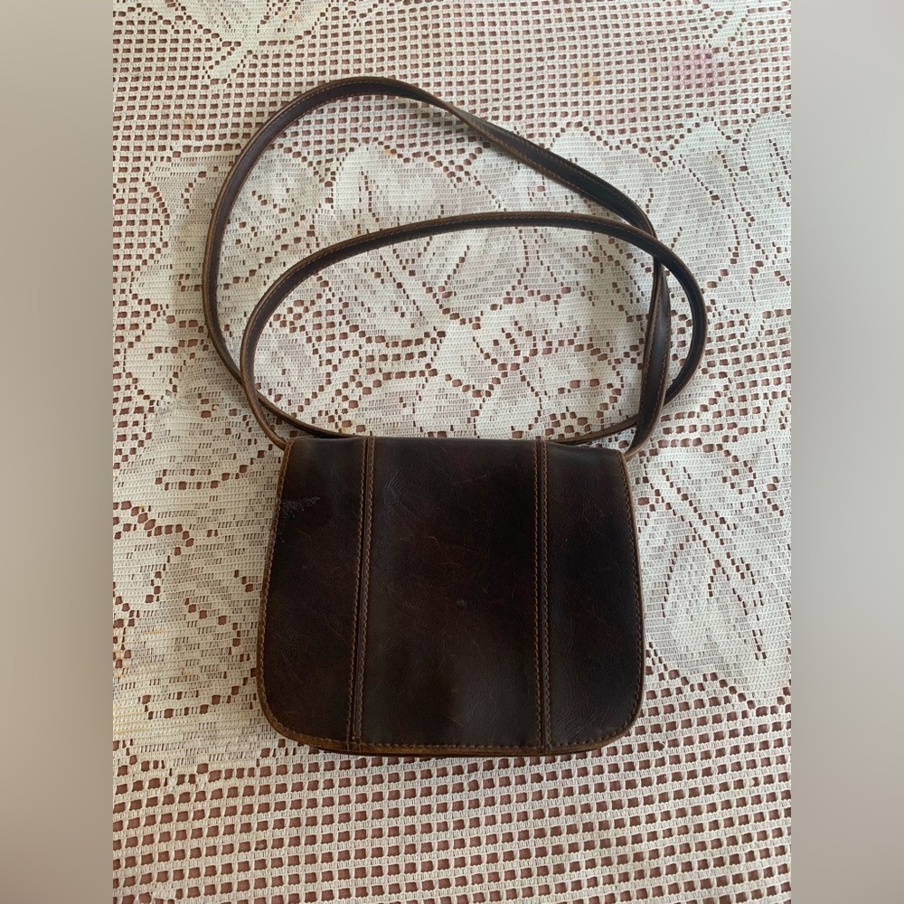 Liz Claiborne cross body purse, side purse, faux leather wallet